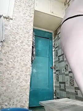 Holly-69 online show from March 2026 09:33:02 PM