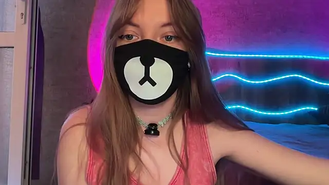Snapshot of Your_Little_Bear chatting on May 2026 04:07:02 AM Your Little Bear online show from May 2026 04:07:02 AM