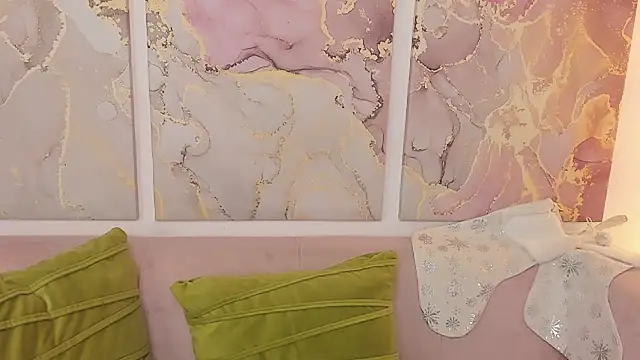 fiamoory online show from December 2025 08:23:01 AM