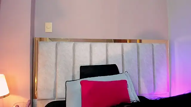 LaraGoldd online show from January 2026 12:46:01 AM