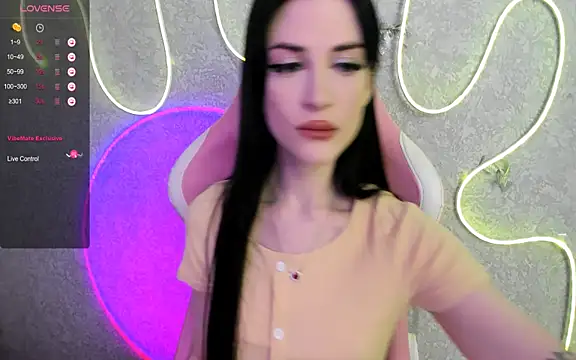 Molly Crystall online show from April 2026 04:19:01 AM