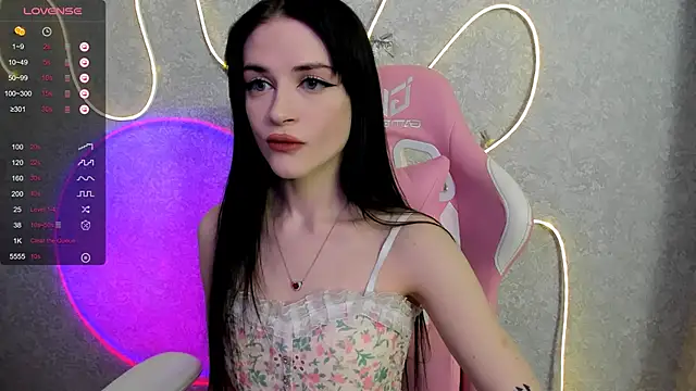 Snapshot of Molly_Crystall chatting on May 2026 03:46:02 AM Molly Crystall online show from May 2026 03:46:02 AM