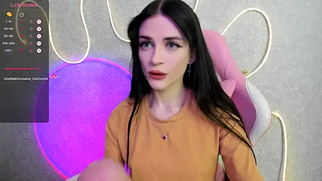 Snapshot of Molly_Crystall chatting on May 2026 03:13:02 AM Molly Crystall online show from May 2026 03:13:02 AM