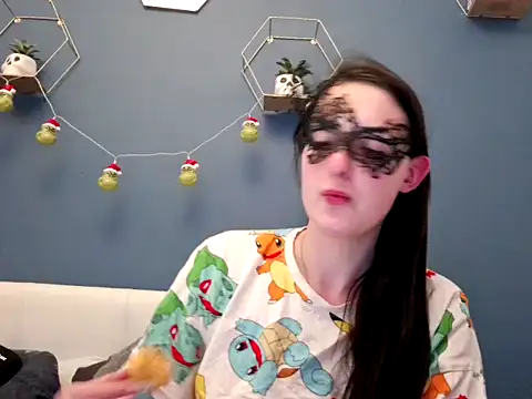 LexiSnowUK online show from January 2025 08:47:01 PM