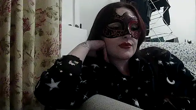 LexiSnowUK online show from April 2026 08:23:01 PM