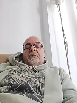 Satiro Sevilla online show from April 2026 11:26:02 AM