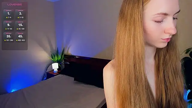 Snapshot of EsmaCarll chatting on December 2024 02:44:02 AM EsmaCarll online show from December 2024 02:44:02 AM