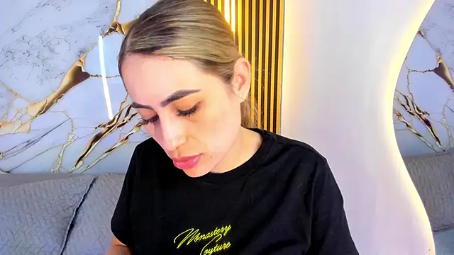 samanthasweeth online show from October 2025 08:50:01 PM