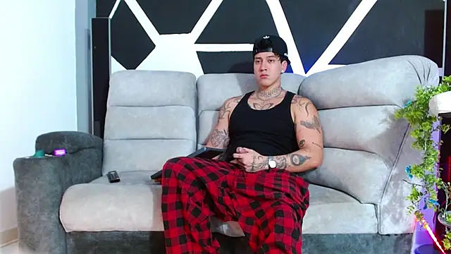 JUSTIN FULLER1 online show from November 2025 04:51:02 PM