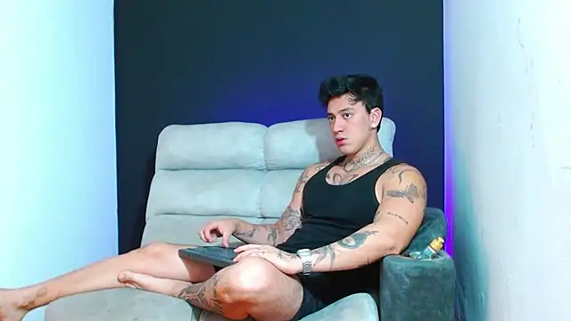 JUSTIN FULLER1 online show from February 2026 06:12:02 PM