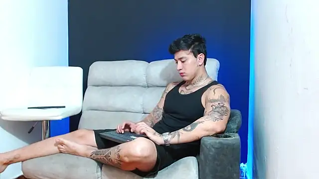 JUSTIN FULLER1 online show from April 2026 10:23:02 PM