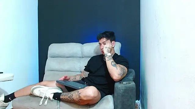 Snapshot of JUSTIN_FULLER1 chatting on July 2026 01:08:01 AM JUSTIN FULLER1 online show from July 2026 01:08:01 AM
