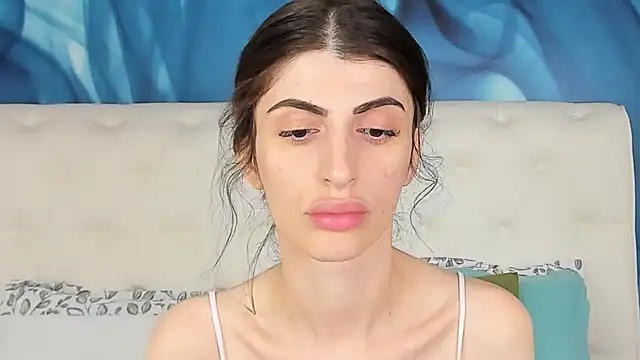 SkinnyDolly online show from October 2025 02:01:02 AM