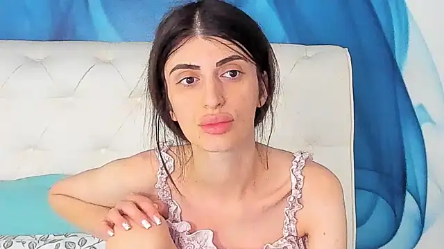 Snapshot of SkinnyDolly chatting on July 2026 04:28:02 AM SkinnyDolly online show from July 2026 04:28:02 AM