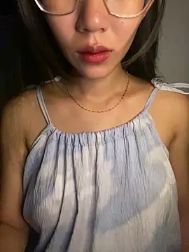 Snapshot of Cery-Bae chatting on September 2025 04:52:02 PM Cery-Bae online show from September 2025 04:52:02 PM