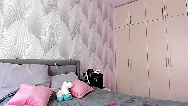 Bambiii bby online show from February 2025 06:13:02 AM