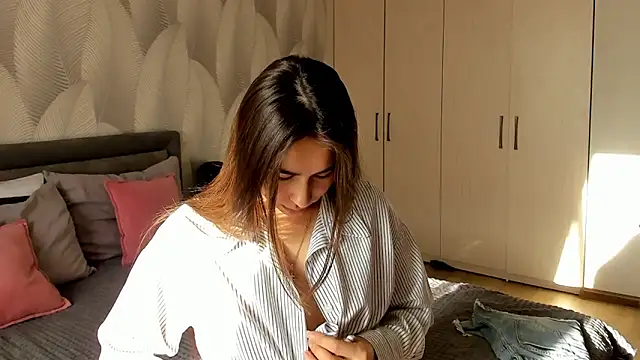 Bambiii bby online show from March 2026 02:12:01 AM