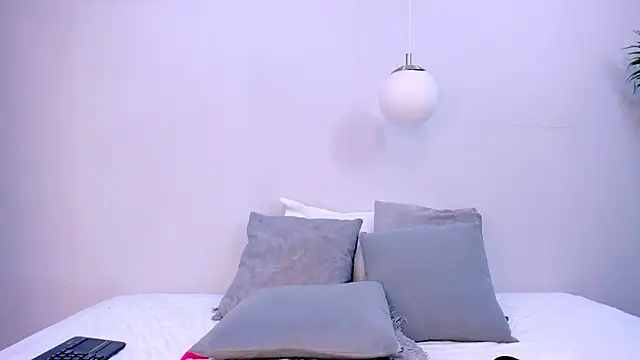 Abril Storm online show from October 2025 09:26:02 PM