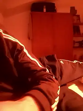 Snapshot of crems77 chatting on January 2026 11:23:02 AM crems77 online show from January 2026 11:23:02 AM