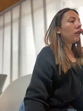 im lorein online show from January 2025 07:18:02 PM