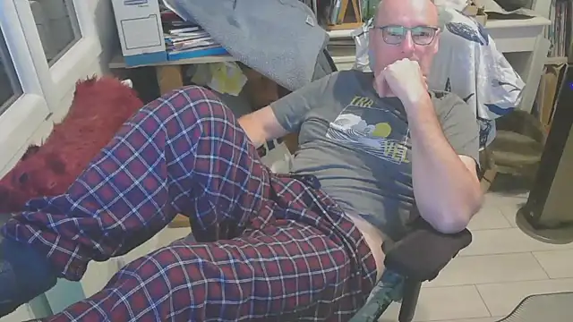 bogland33 online show from March 2025 10:45:02 PM