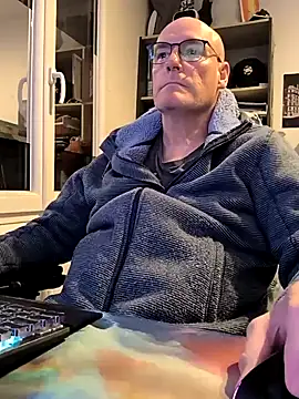 bogland33 online show from March 2025 08:09:02 PM