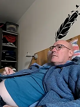 bogland33 online show from October 2025 12:39:02 PM