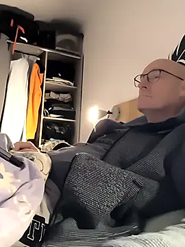 bogland33 online show from December 2025 10:14:01 PM