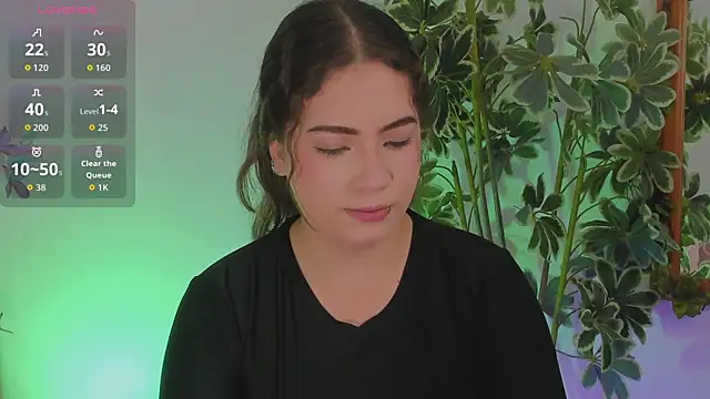 Snapshot of KarenPautt chatting on June 2026 05:23:01 PM KarenPautt online show from June 2026 05:23:01 PM