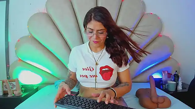 Anna  Spencer online show from February 2025 12:39:01 PM