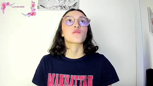 its  angelica  online show from January 2025 07:00:01 PM