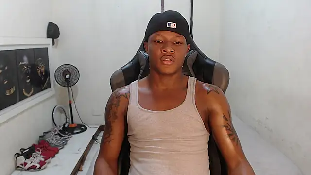 Snapshot of Alid_17 chatting on December 2024 08:13:01 PM Alid 17 online show from December 2024 08:13:01 PM