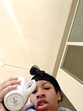 lightskinnbrazzy online show from December 2024 06:12:01 PM