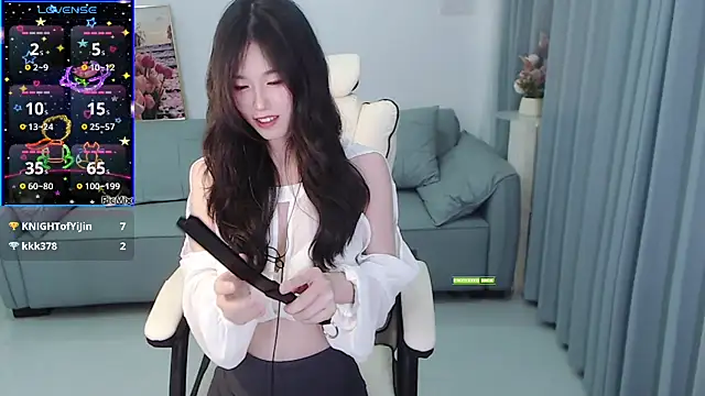 YiJin-a online show from December 2024 03:46:02 PM