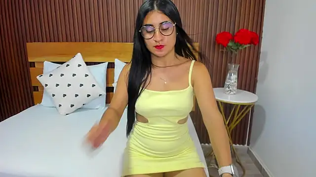 Snapshot of evelin_leroy chatting on December 2024 03:17:01 PM evelin leroy online show from December 2024 03:17:01 PM