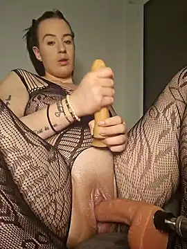 lindsay 33off online show from February 2025 09:19:01 AM