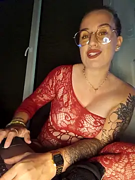 lindsay 33off online show from October 2025 09:03:01 PM