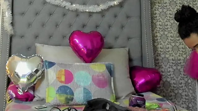 Snapshot of evafoxs chatting on December 2024 06:40:01 AM evafoxs online show from December 2024 06:40:01 AM