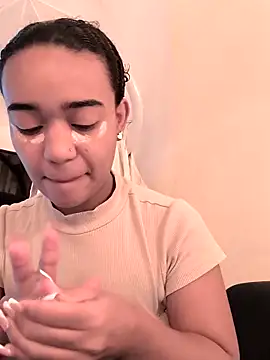 Snapshot of evafoxs chatting on October 2025 06:07:01 PM evafoxs online show from October 2025 06:07:01 PM