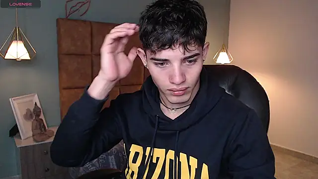 AlejooTwink online show from February 2025 06:49:02 PM