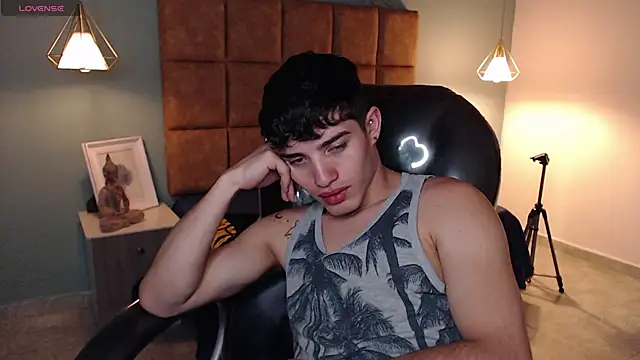 AlejooTwink online show from February 2025 10:09:01 PM