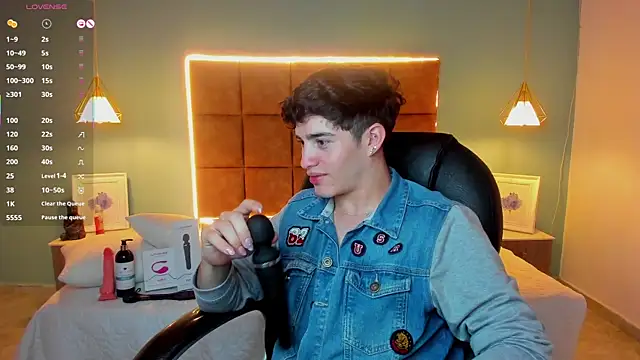 AlejooTwink online show from September 2025 08:50:02 AM