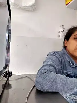 siri duque online show from February 2025 08:07:02 PM