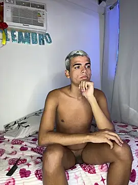 Snapshot of Leo_bunny_hot chatting on July 2026 12:24:02 AM Leo bunny hot online show from July 2026 12:24:02 AM