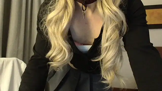 Reneta Rebekka Lopez online show from May 2026 06:45:01 PM