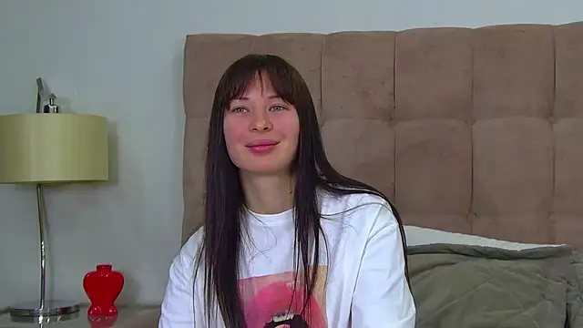 AlexandraBloom online show from February 2026 06:38:01 PM