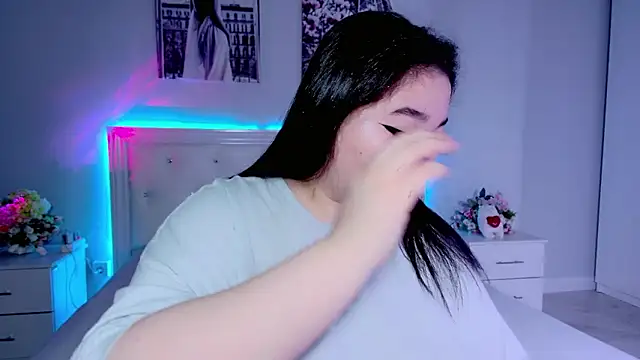 Snapshot of amina_moonlightt chatting on December 2024 08:05:01 AM amina moonlightt online show from December 2024 08:05:01 AM