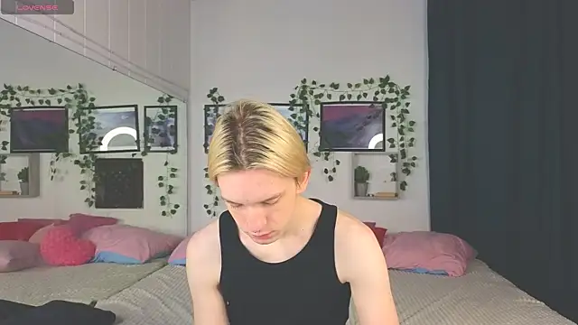 Ron Vils online show from December 2024 03:09:02 AM