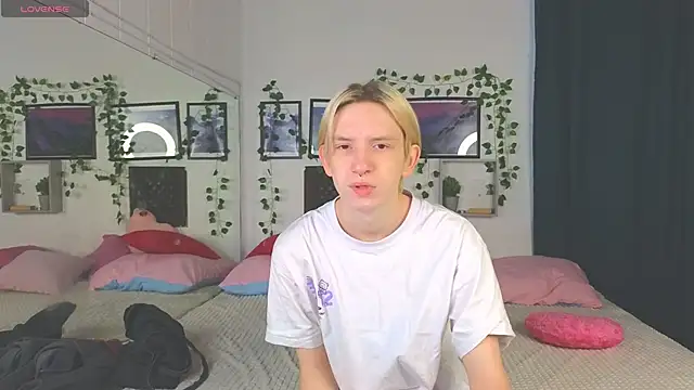 Ron Vils online show from December 2024 03:35:01 AM