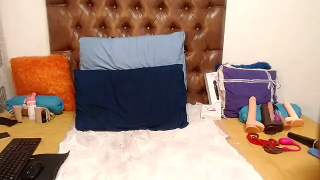 Hotxbums22 online show from March 2025 05:02:02 PM